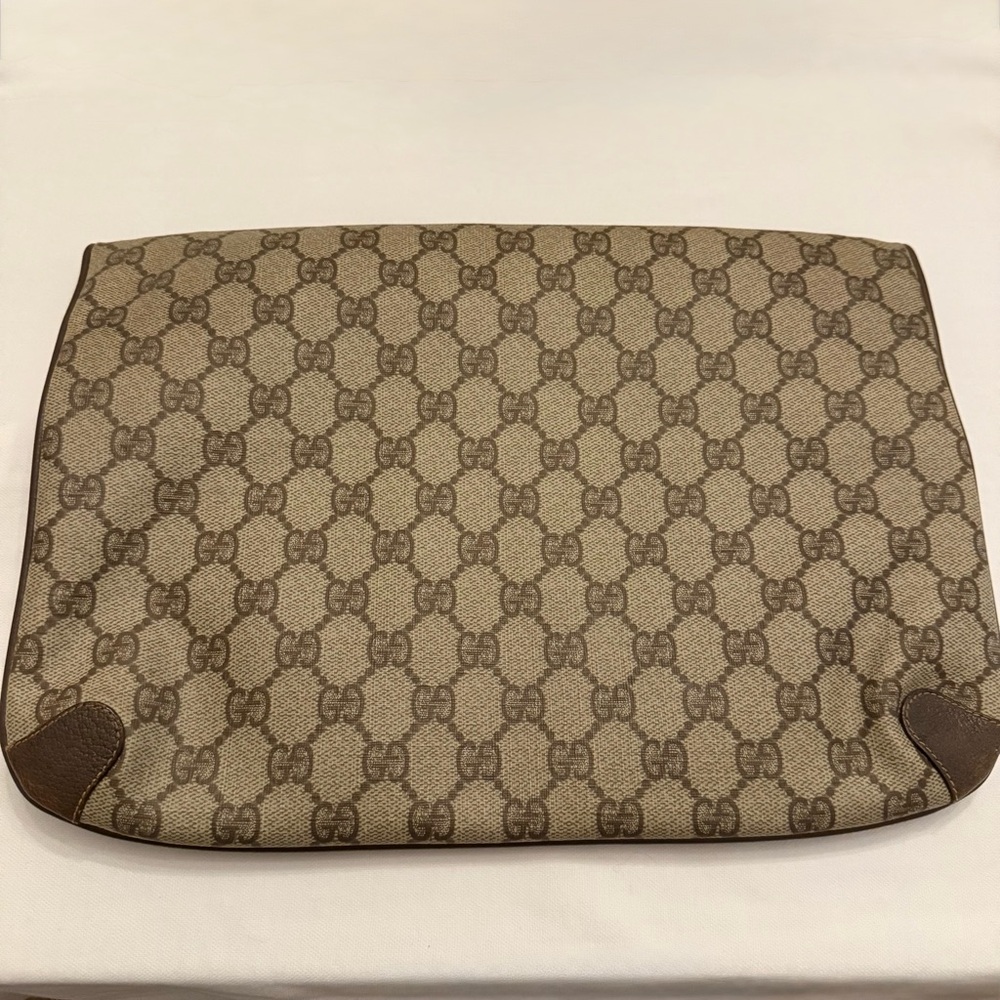 Vintage Gucci Clutch - Picture 3 of 12